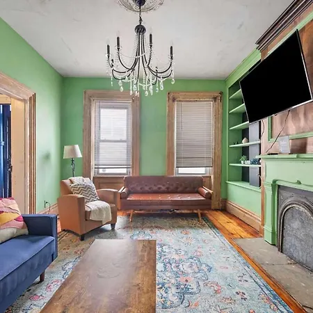 4 Bed Northside Home - Amazing Location